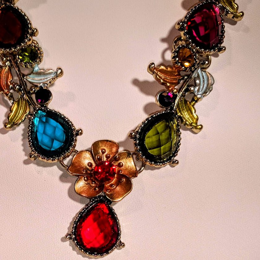 Multi Color Crystal Necklace With Flower